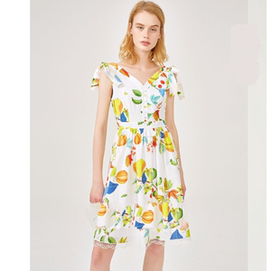 全新可可尼V领无袖蝴蝶结夏款印花连衣裙，低价转让。仅155码