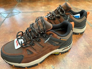 Skechers斯凯奇男士抓地耐磨户外功能运动鞋，全新，正品