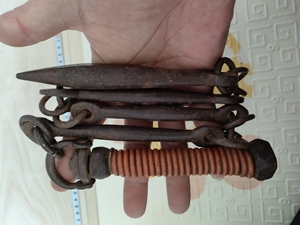 000人付款淘宝不锈钢菱形五节鞭,全长61.5,仿照双截棍的尺寸所做.