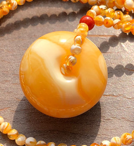 00同款货源小盏淘宝天然琥珀蜜蜡项链奥利奥极品!0人付款2600.