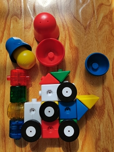 巧虎21月龄颜色套娃积木,3个套娃可以学习大小,红黄蓝绿4种