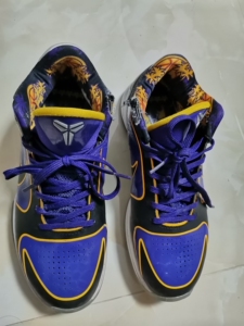 转让绝对正品耐克科比5紫金洛杉矶湖人队配色碳板42.5码,鞋