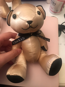 闲置 澳门康莱德酒店金色小熊 若干只 全新(还剩一只)