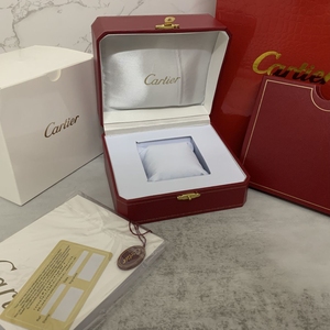 卡地亚手表盒子包装