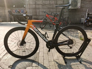 美利达瑞克多5000碳纤维破风公路车