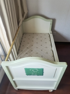 有没有需要的,拉比多功能可变书桌婴儿床,可有需