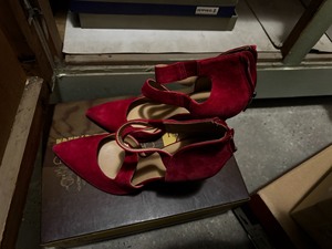玖熙红色丝绒高跟鞋 婚鞋 38、38.5可穿，实物颜色与最后