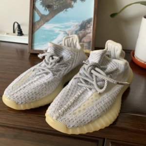 yezzy350 白满天星 正品