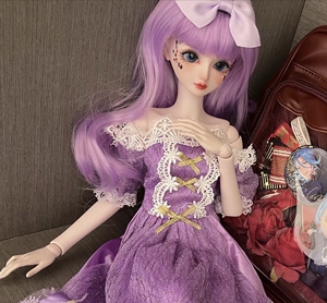 叶罗丽娃娃60cm时间公主,是另外买的带妆头,原来的头卸妆时