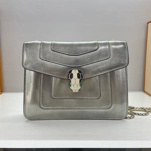 宝格丽蛇头包 银色 95新 明显使用痕迹