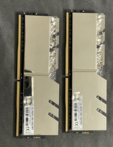 芝奇皇家戟3600c18 2×8g