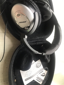 bose qc15 博士降噪耳机,带收纳包如图,耳罩烂了跌落