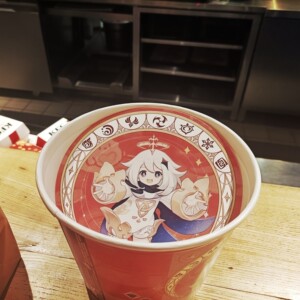 原神x肯德基联动套餐的纸桶!