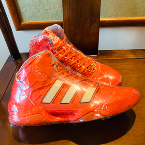 adidas 魔兽霍华德 火花个人签名篮球鞋战靴 阿迪达斯1