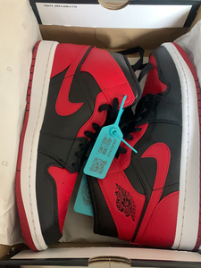 00aj1黑红脚趾,38.5码,鞋盒完好淘宝成交0笔零售价￥100.