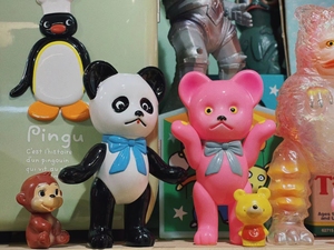 现货日本昭和胶皮小熊熊猫公仔人偶摆件sofubi胶皮.