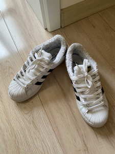adidas黑标贝壳头