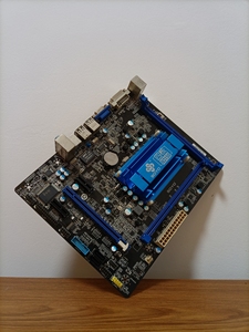 九新包邮,梅捷n3150主板,集成四核cpu, 千兆网口,无