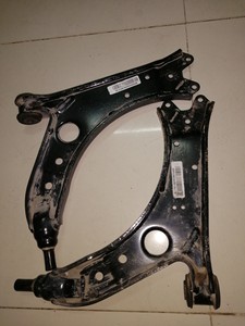 适用于pq35底盘速腾,明锐,原厂大众下摆臂!由于升级吕制下