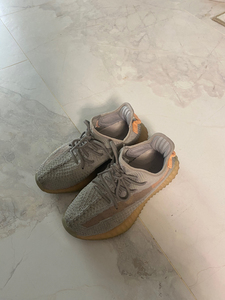 yeezy350  灰橙色,欧洲限定,正品,购于2ccm,有
