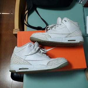 aj3纯白爆裂纹,38码