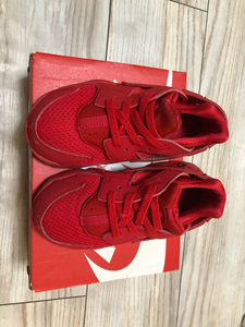nike 耐克儿童运动鞋 红色华莱士 购于专柜 九成新 尺码