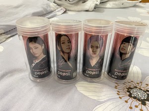 blackpink联名可口可乐一套,粉墨系列可乐