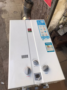 原装樱花牌强排燃气(天然气)平行型8升热水器.8成新,不讲价