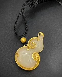 000人付款淘宝周大福国玉系列 传承国玉 和田玉吊坠 龙凤配黄金吊坠