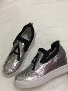 00tb8993129578淘宝卡帝烟斗女鞋39码,皮拼双层飞织材质,猪皮脚垫