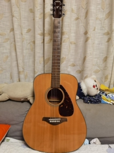 雅马哈吉他fg700