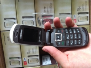全新三星anycall翻盖手机sgh-cc01,移动2g功能