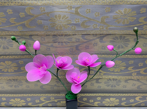 丝网花成品,全新手工制作的,一株8元,一株有两朵蝴蝶兰花和四