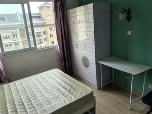 因搬家，家具一套床1.5-2米，衣柜，电脑桌，一套，200元
