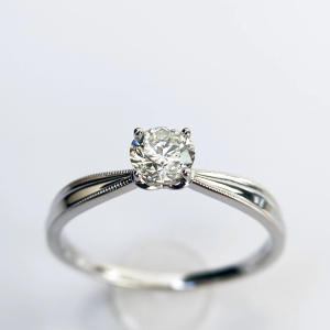 英皇珠宝50分gia钻戒