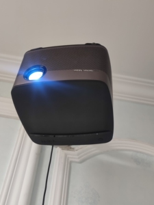 哈曼卡顿投影仪