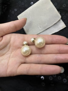 原图 dior迪奥双球珍珠耳钉 3200买的 香槟色比纯白好