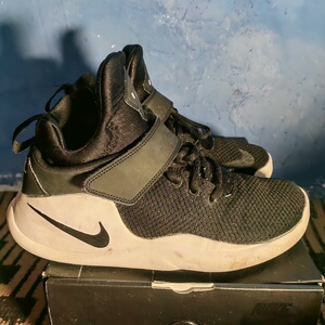 nike回到未来篮球鞋-淘宝拼多多热销nike回到未来篮球鞋货源拿货