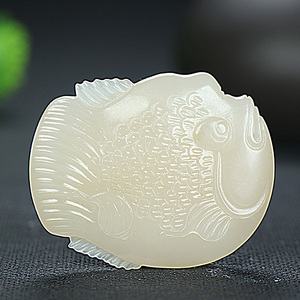 新疆和田玉白玉藕粉富贵有鱼挂件玉坠吊坠项链玉牌杯42.1克