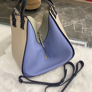 00sugery2011淘宝loewe罗意威吊床包中号九成新0人付款7500.