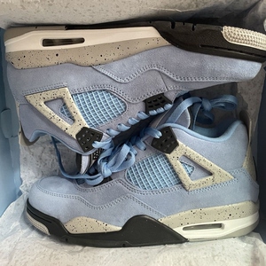 纯原aj4大学蓝,全新,鞋盒包装齐全,乳胶鞋垫 ,品质无敌