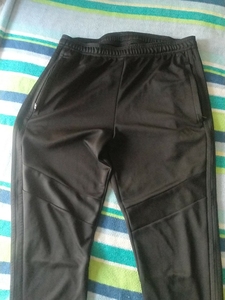 阿迪综合作训裤，足球训练裤，小脚带拉链款，多功能面料，成色9
