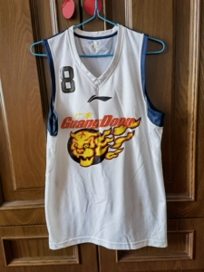 东莞银行男篮朱芳雨球衣(胶印版本)