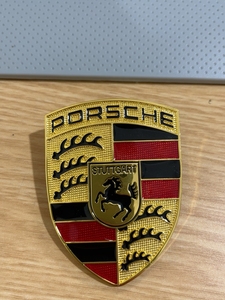 全新 保时捷车标帕拉梅拉卡宴前机盖标卡曼博斯特maca