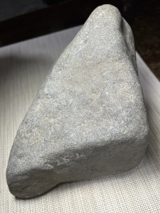 07公斤,莫西沙大象皮手镯料,皮壳老紧,翻砂均匀,品相完