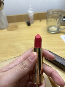gucci口红 色号401,没用过,开了盖子就觉得颜色hol
