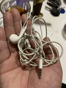 000人付款淘宝苹果国行原装耳机,圆头黑圈,音量调节进了