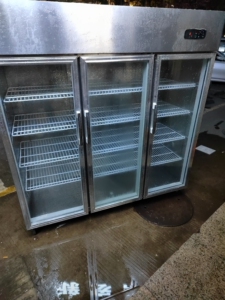 三门展示柜,冷藏保鲜柜,长1米8,宽70.高1米88,功能正