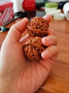 苹果圆核桃,全品无修,皮质骨质都非常好,小刚球,3年老核,玉