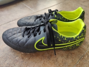 足球鞋男耐克传奇5